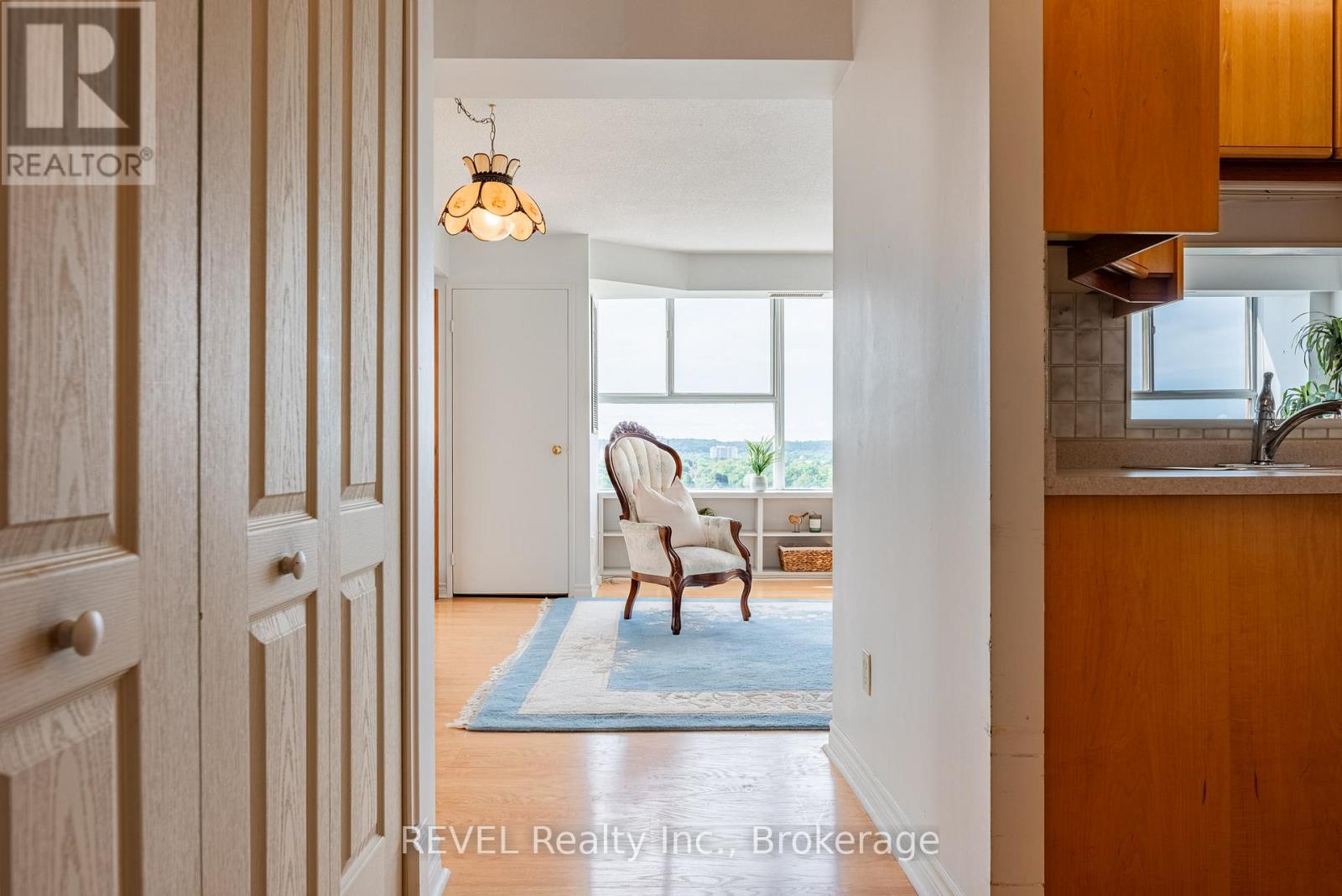 Ph 4 - 7 Gale Crescent, St. Catharines, Ontario  L2R 7M8 - Photo 7 - X12466724