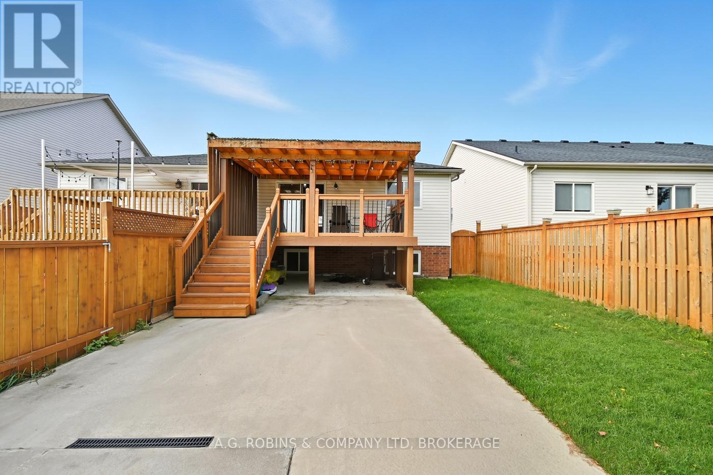 8 Mcbride Drive, St. Catharines, Ontario  L2S 3Y4 - Photo 36 - X12466726