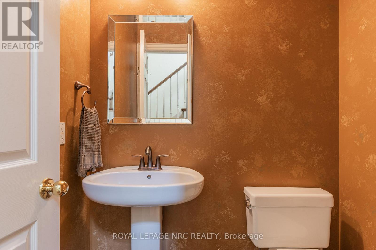 328 Niagara Boulevard, Niagara-On-The-Lake, Ontario  L0S 1J0 - Photo 26 - X12466745