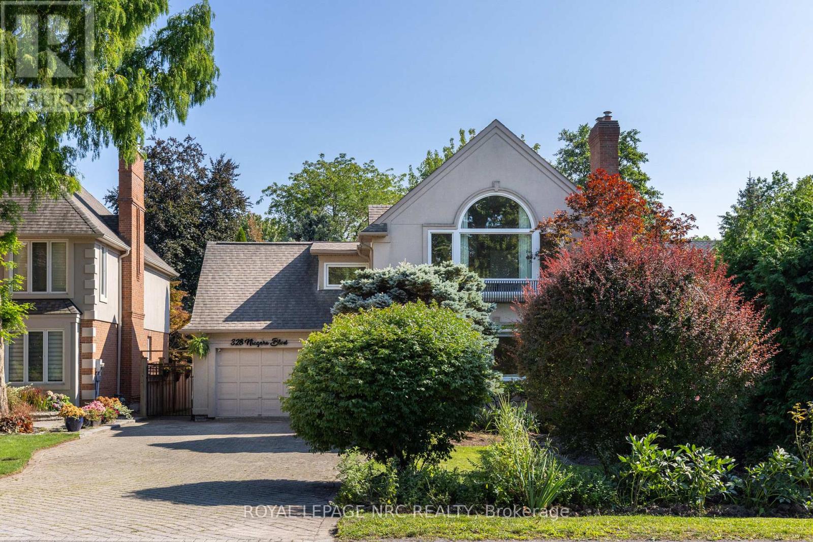 328 Niagara Boulevard, Niagara-On-The-Lake, Ontario  L0S 1J0 - Photo 3 - X12466745
