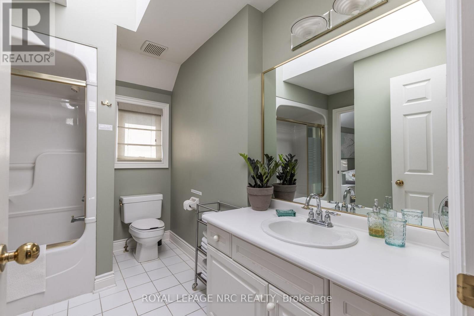 328 Niagara Boulevard, Niagara-On-The-Lake, Ontario  L0S 1J0 - Photo 39 - X12466745