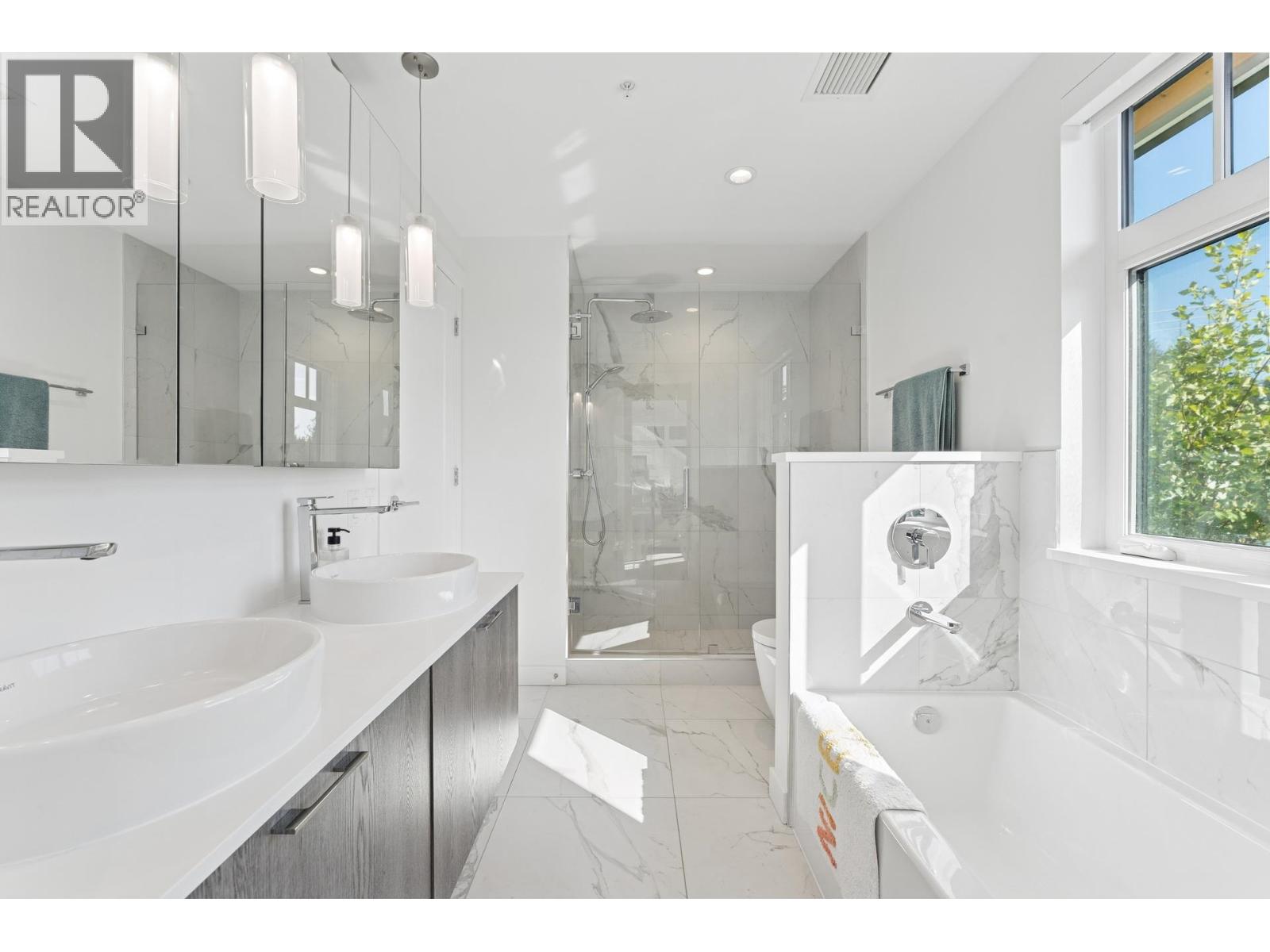 19 1960 Glenaire Drive, North Vancouver, British Columbia  V7P 0B8 - Photo 22 - R3059227