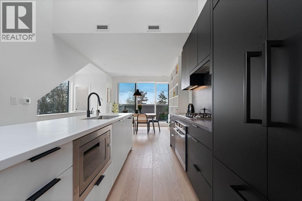 201 650 E 2nd Street, North Vancouver, British Columbia  V7M 1E3 - Photo 11 - R3059235