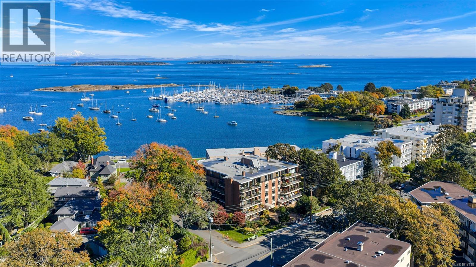 103 1375 Newport Ave, Oak Bay, British Columbia