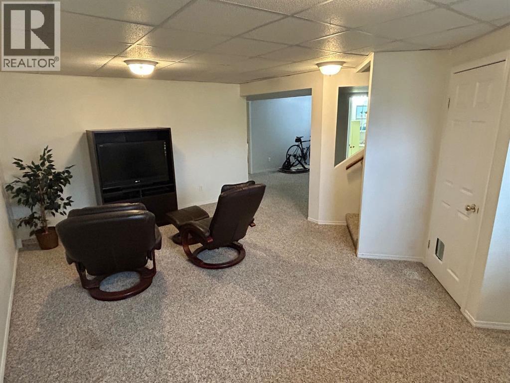 192 Mt Rundle Road W, Lethbridge, Alberta  T1K 7E9 - Photo 19 - A2263742