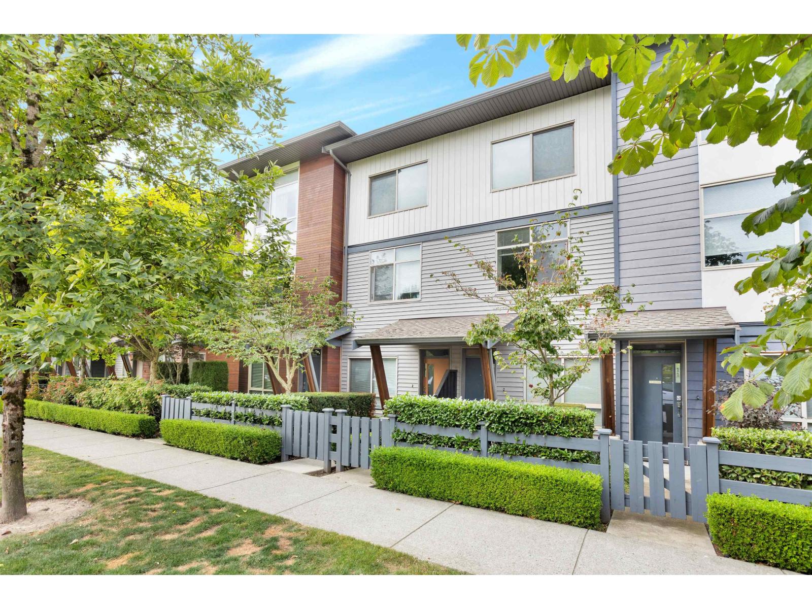 10 8473 163 STREET, surrey, British Columbia