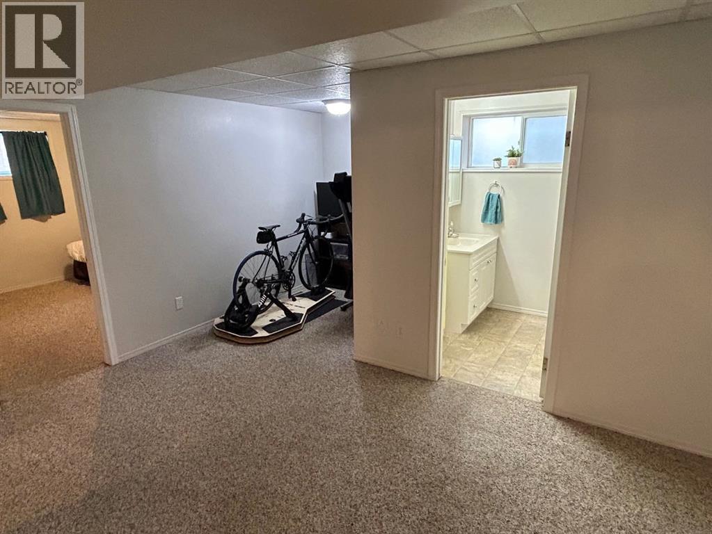 192 Mt Rundle Road W, Lethbridge, Alberta  T1K 7E9 - Photo 20 - A2263742