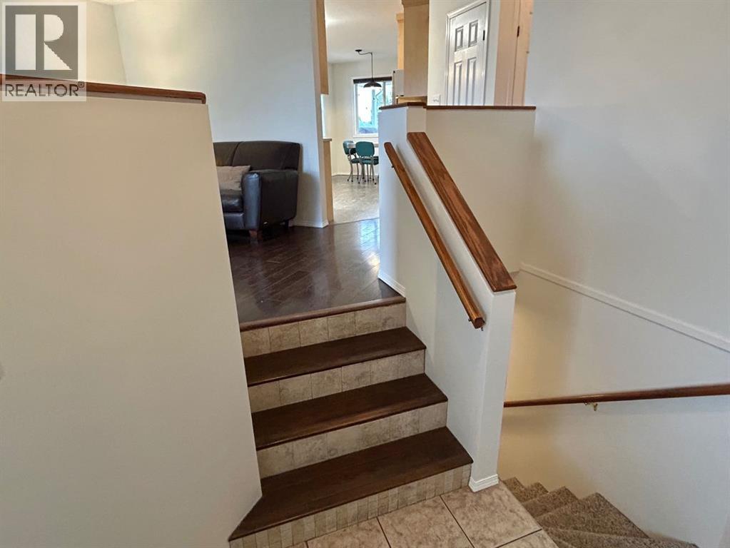 192 Mt Rundle Road W, Lethbridge, Alberta  T1K 7E9 - Photo 7 - A2263742