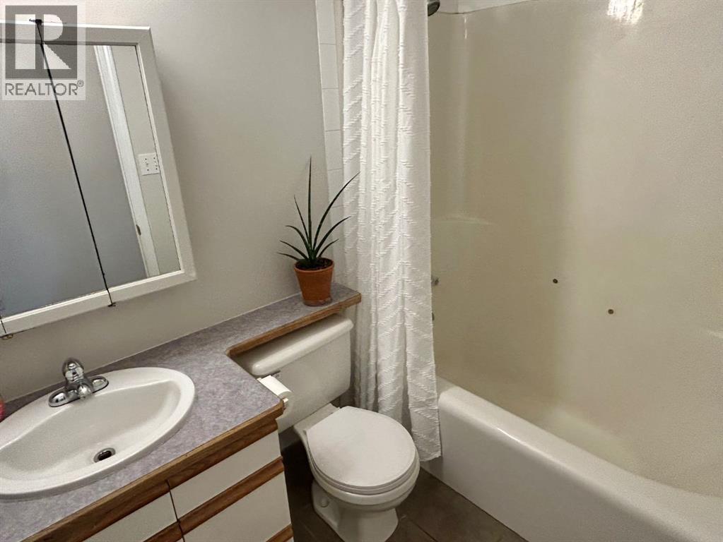 192 Mt Rundle Road W, Lethbridge, Alberta  T1K 7E9 - Photo 16 - A2263742