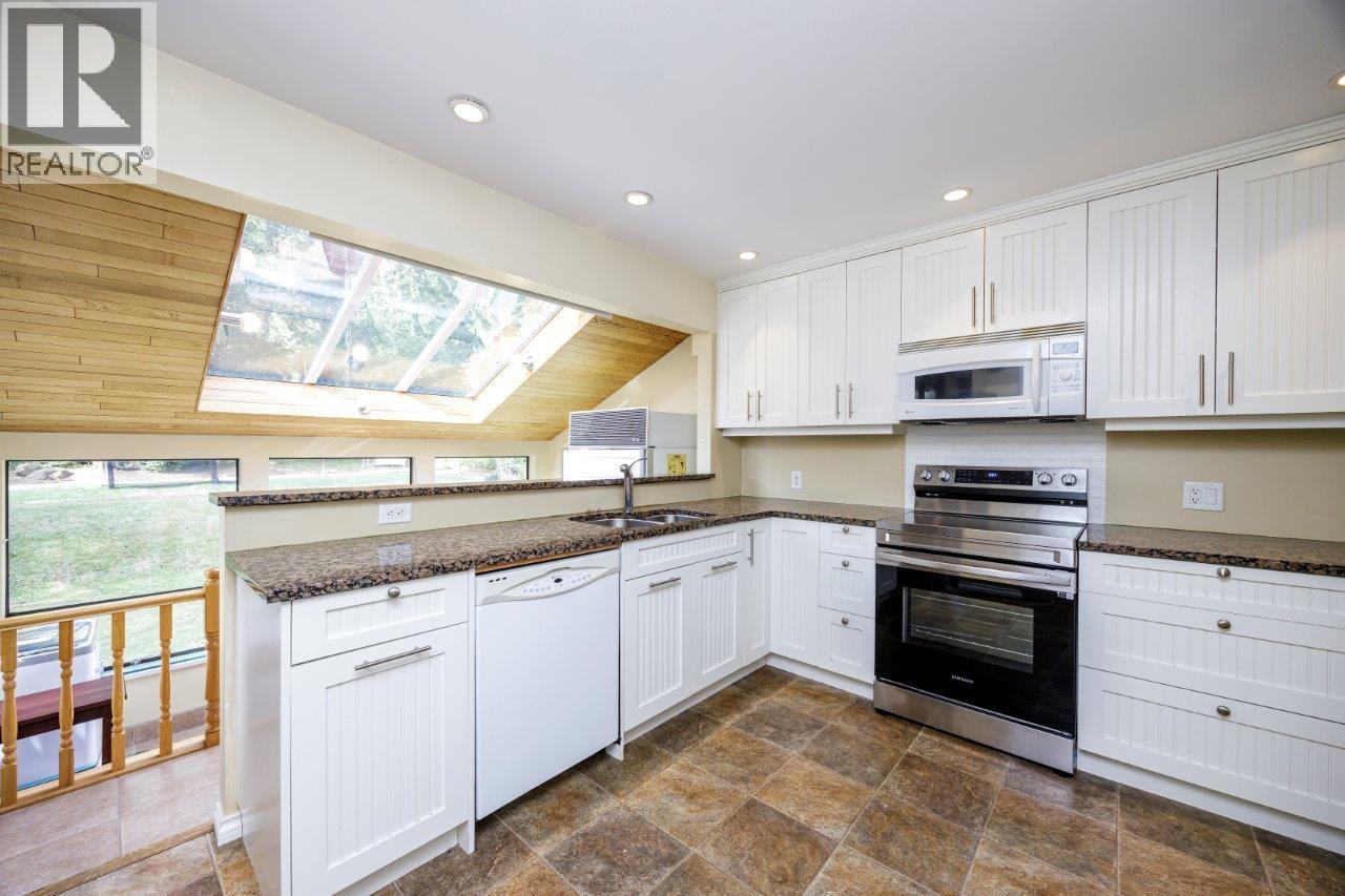 1427 Appin Road, North Vancouver, British Columbia  V7J 2T4 - Photo 7 - R3059250