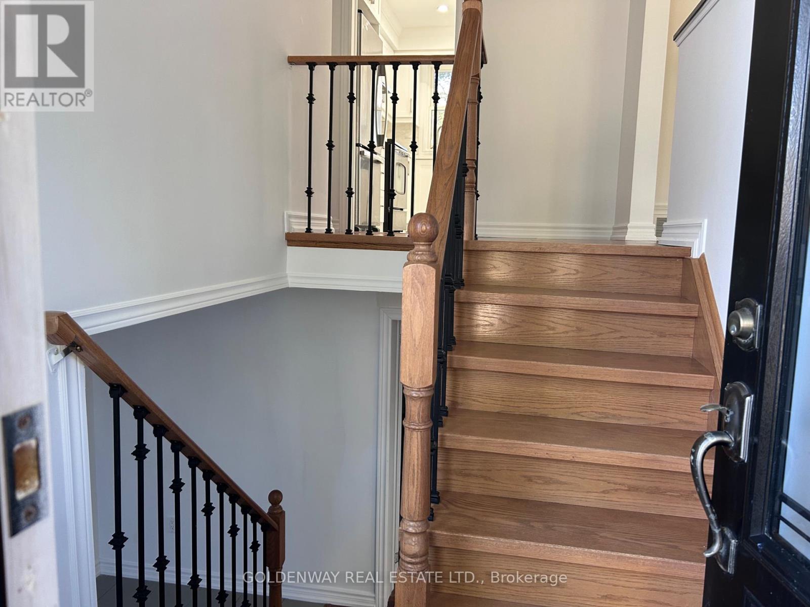 271 Iredale Road, Richmond Hill, Ontario  L4C 4R5 - Photo 3 - N12465166