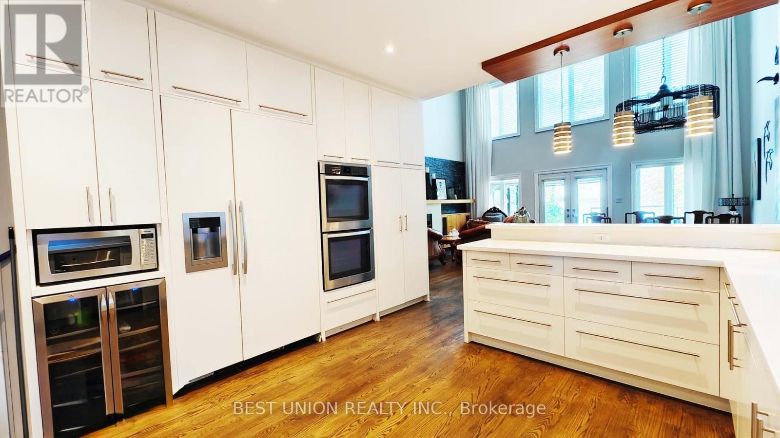 8 Shangri-La Lane, Georgina, Ontario  L4P 0A8 - Photo 6 - N12466564