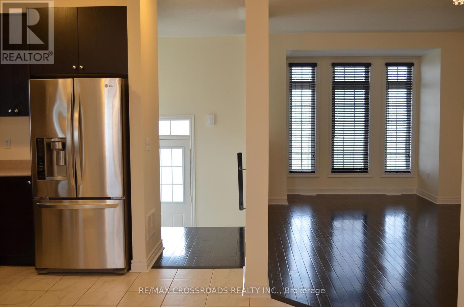 76 Rustle Woods Avenue, Markham, Ontario  L6B 0V2 - Photo 5 - N12466582