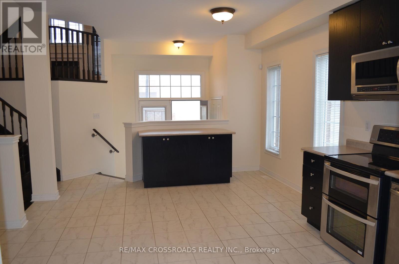 76 Rustle Woods Avenue, Markham, Ontario  L6B 0V2 - Photo 7 - N12466582