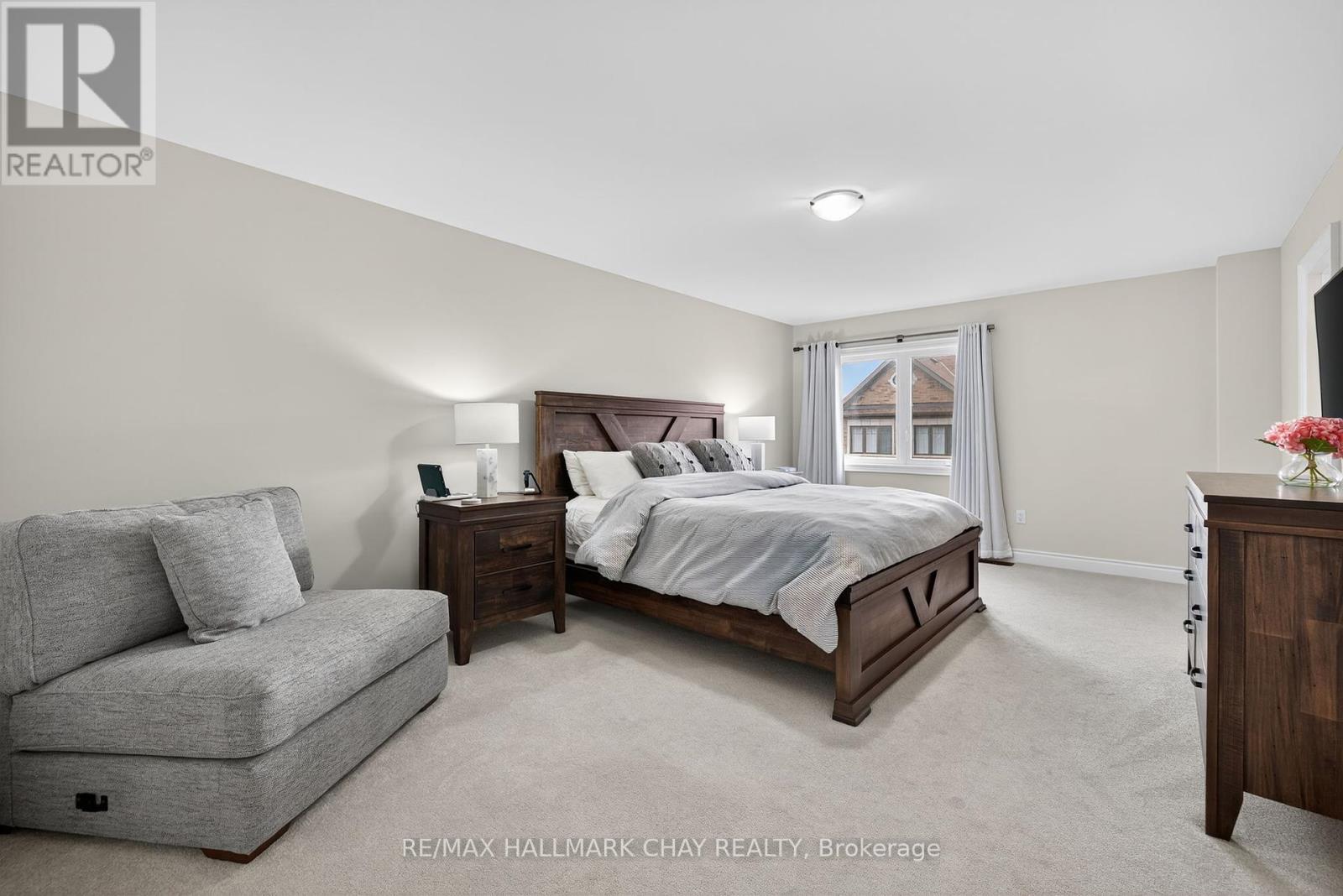 45 Lorne Thomas Place, New Tecumseth, Ontario  L9R 0T8 - Photo 13 - N12466618