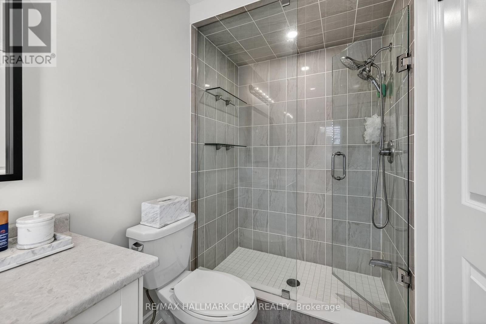 45 Lorne Thomas Place, New Tecumseth, Ontario  L9R 0T8 - Photo 16 - N12466618