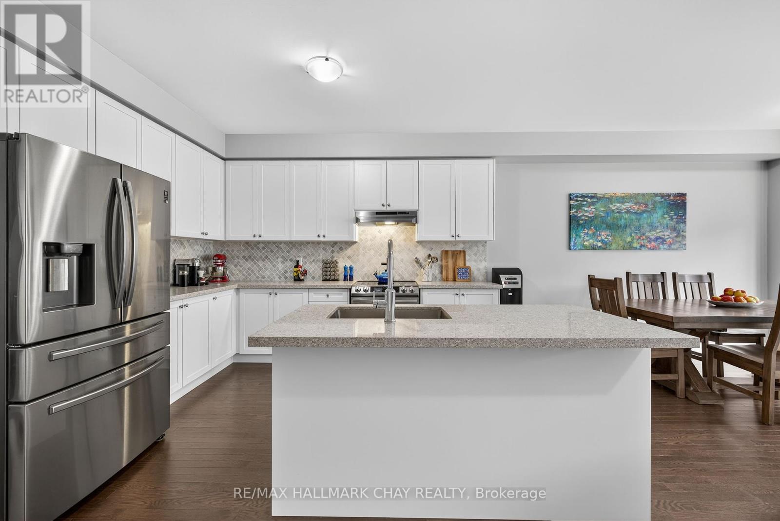 45 Lorne Thomas Place, New Tecumseth, Ontario  L9R 0T8 - Photo 3 - N12466618