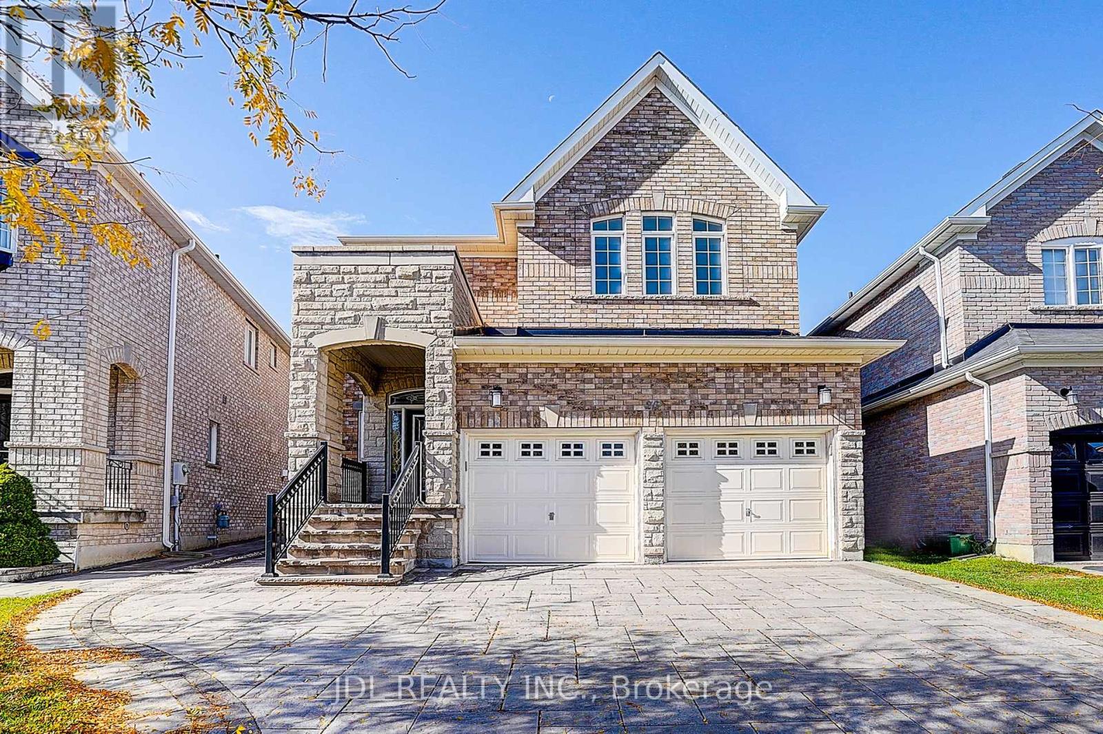 26 SANTA AMATO CRESCENT, Vaughan, Ontario