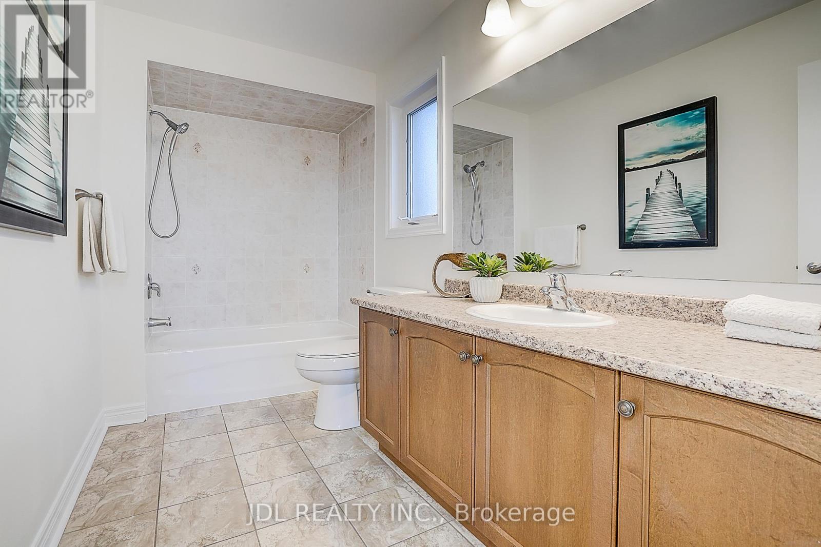 26 Santa Amato Crescent, Vaughan, Ontario  L4J 0C4 - Photo 41 - N12466656