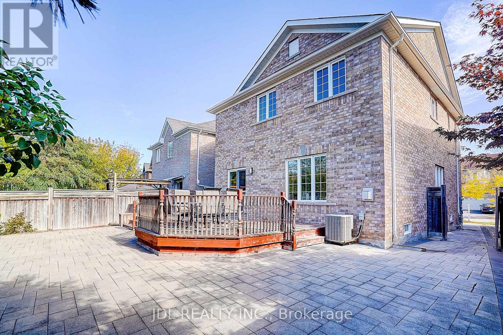 26 Santa Amato Crescent, Vaughan, Ontario  L4J 0C4 - Photo 47 - N12466656