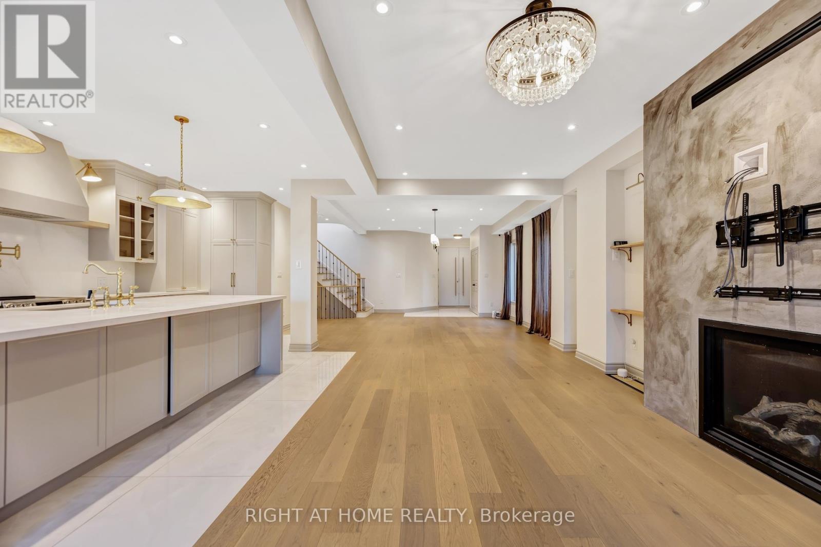 57 Calera Crescent, Vaughan, Ontario  L4H 1V9 - Photo 8 - N12466674