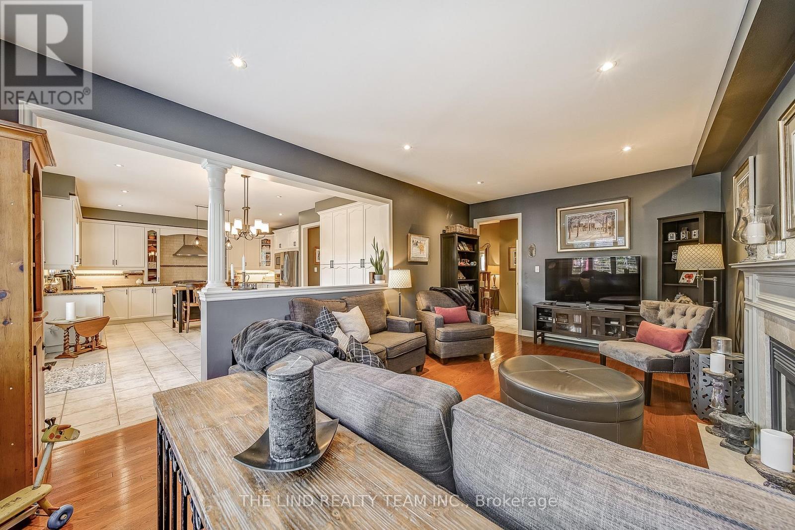 276 Willis Drive, Aurora, Ontario  L4G 7M3 - Photo 16 - N12466707