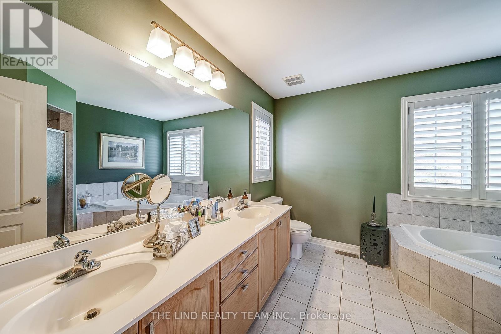276 Willis Drive, Aurora, Ontario  L4G 7M3 - Photo 25 - N12466707