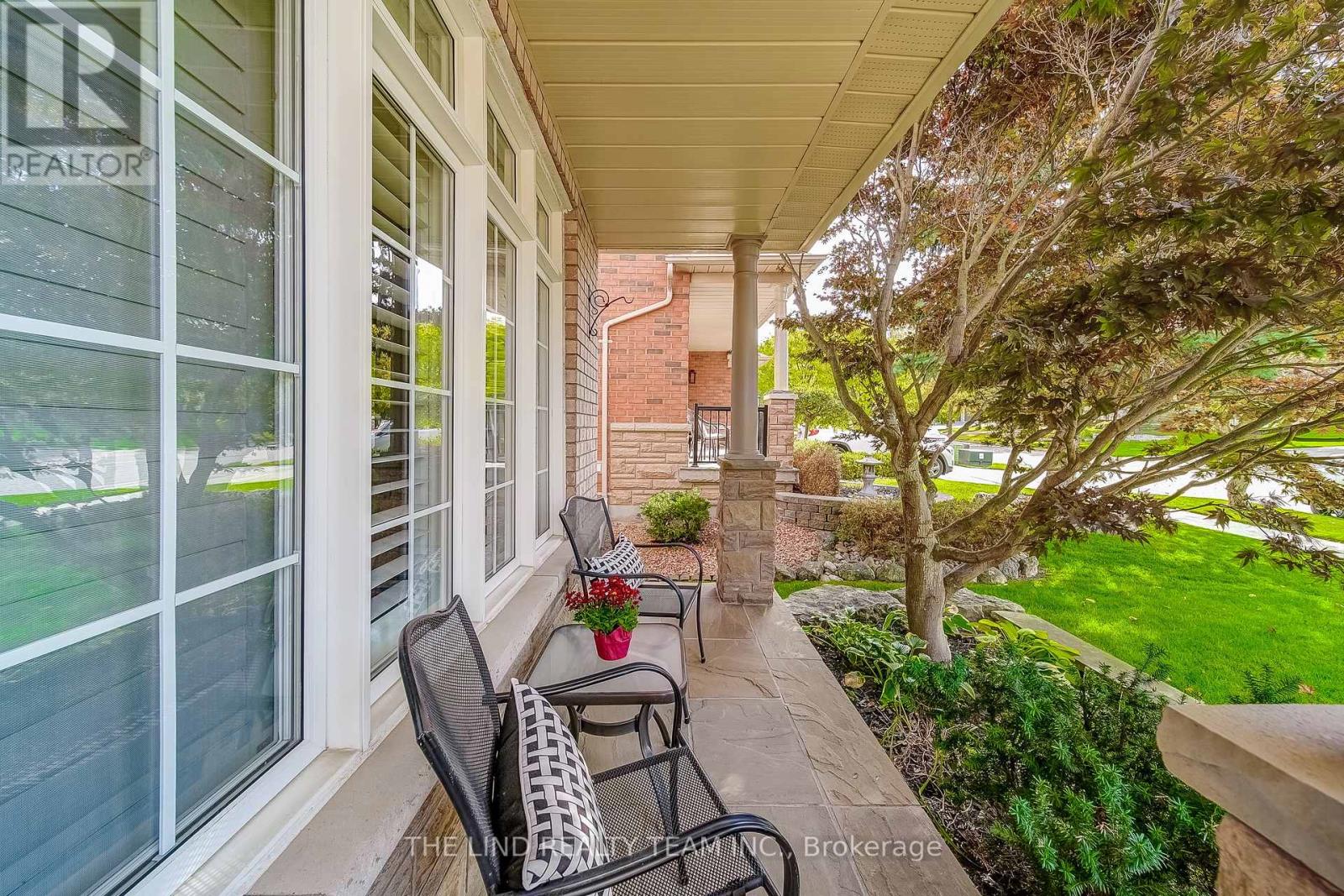 276 Willis Drive, Aurora, Ontario  L4G 7M3 - Photo 3 - N12466707