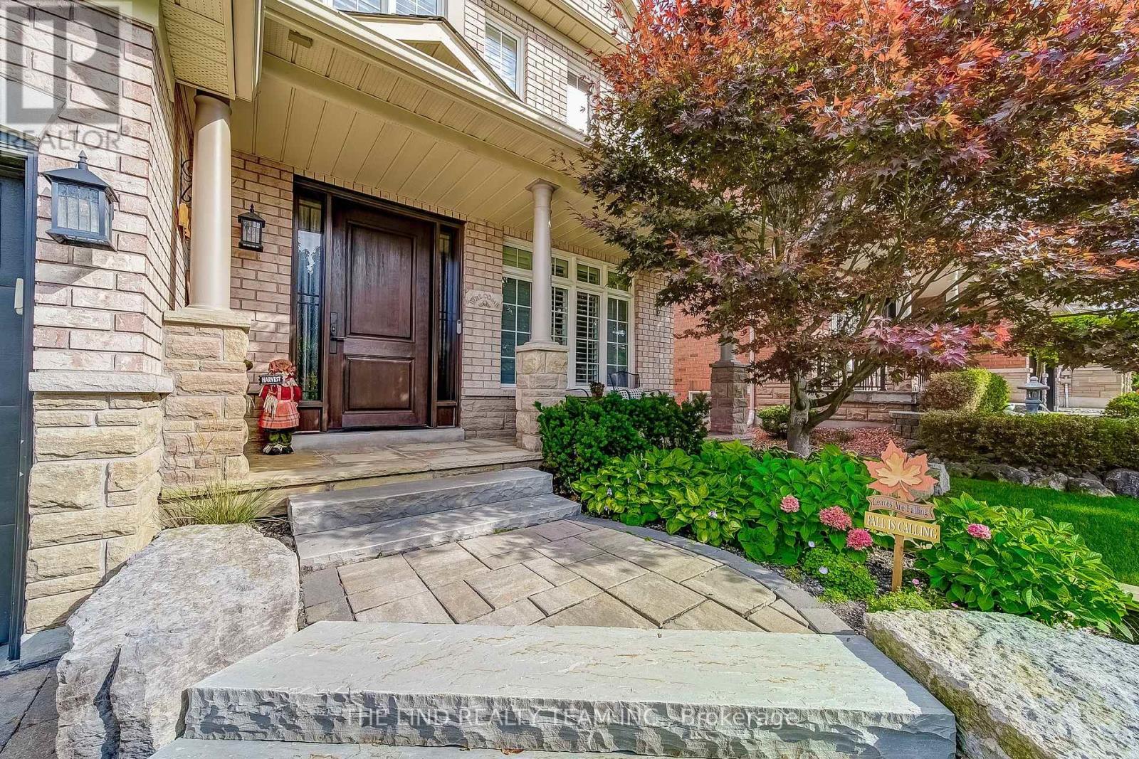 276 Willis Drive, Aurora, Ontario  L4G 7M3 - Photo 4 - N12466707