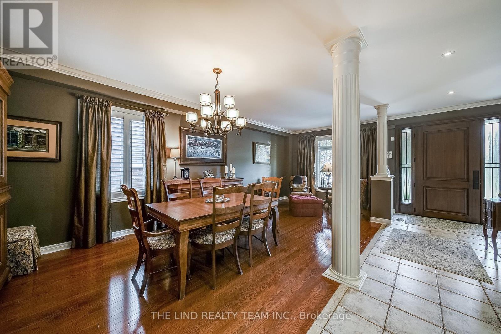 276 Willis Drive, Aurora, Ontario  L4G 7M3 - Photo 9 - N12466707