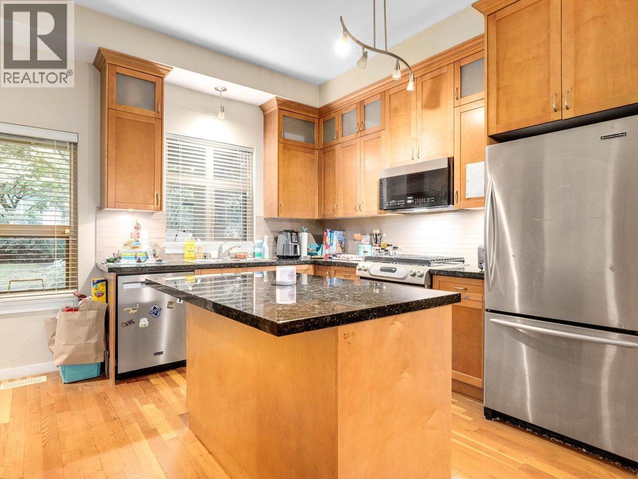 121 250 Salter Street, New Westminster, British Columbia  V3M 0B7 - Photo 3 - R3058943