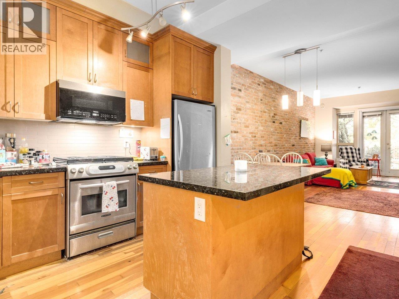 121 250 Salter Street, New Westminster, British Columbia  V3M 0B7 - Photo 2 - R3058943