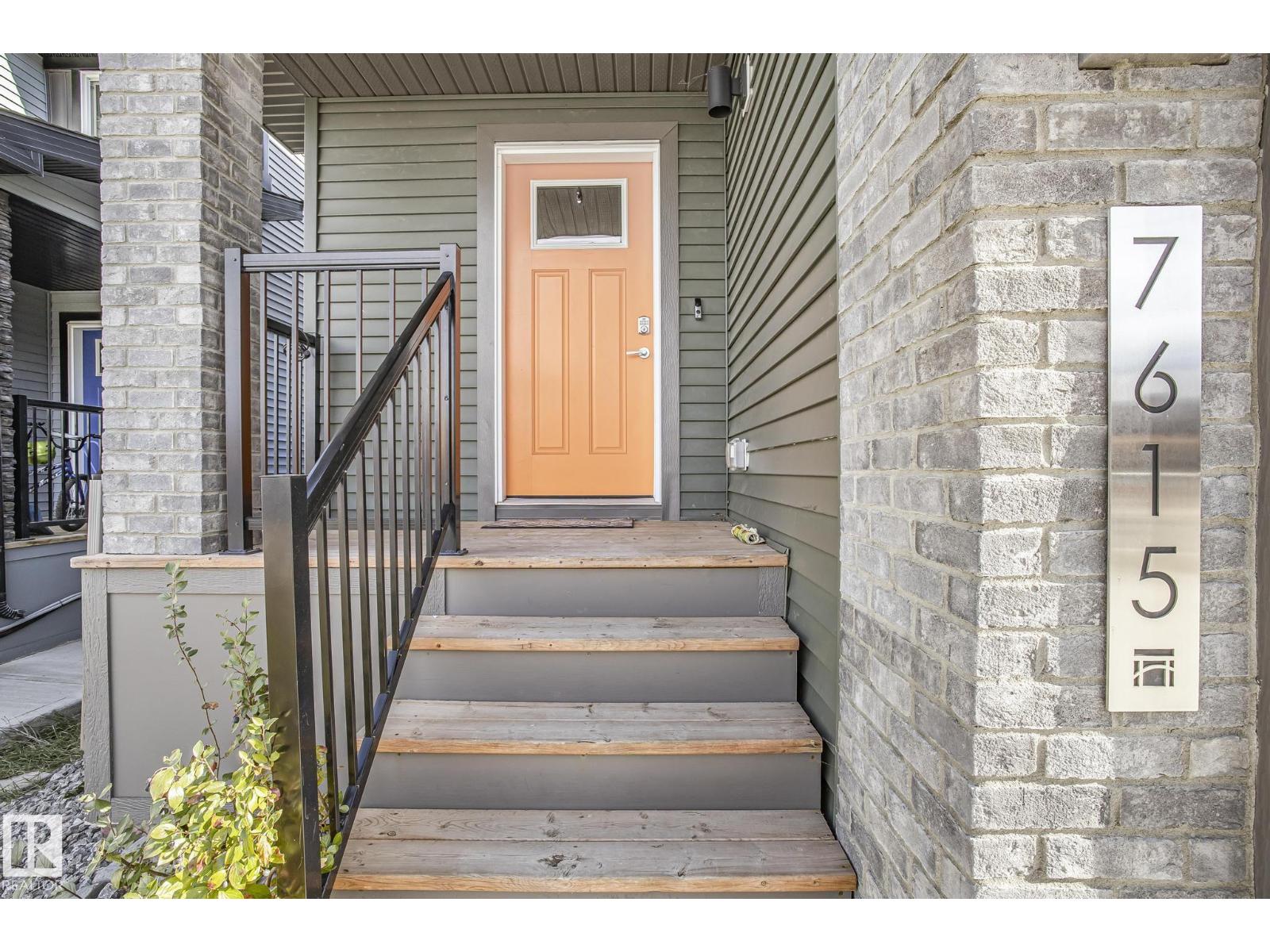 7615 Koruluk Pl Sw, Edmonton, Alberta  T6W 4R7 - Photo 2 - E4462374