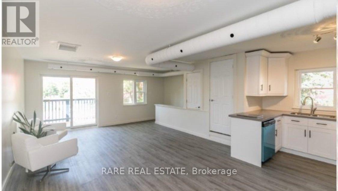 4 - 252 STEEL STREET, Barrie, Ontario