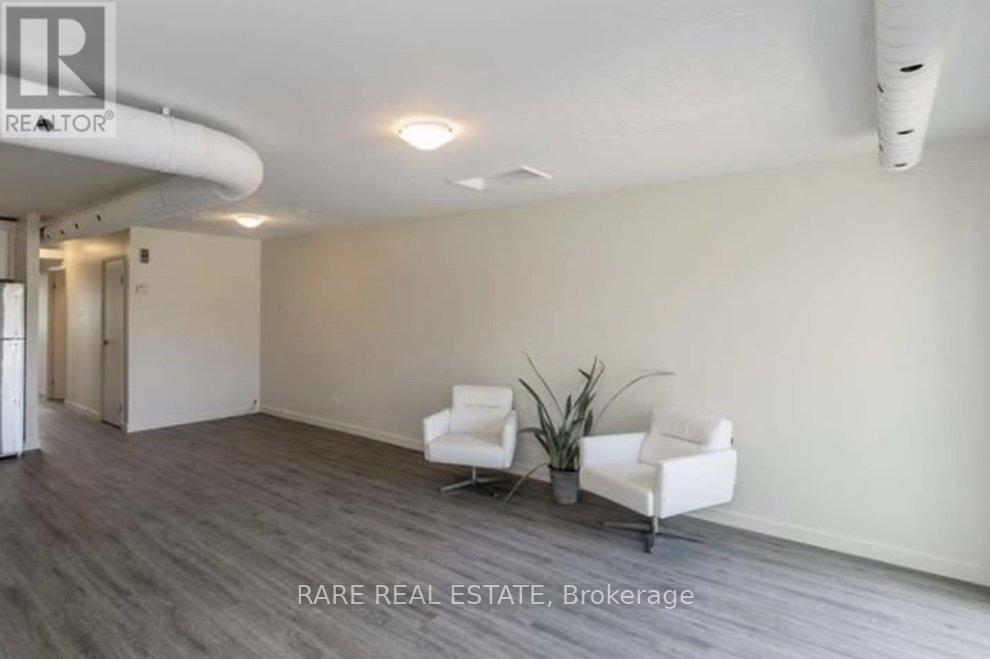 4 - 252 Steel Street, Barrie (Grove East), Ontario  L4M 2G9 - Photo 2 - S12466575