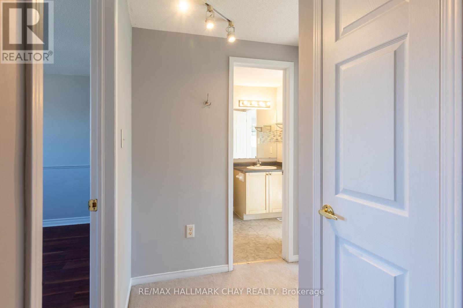 23 Srigley Street, Barrie, Ontario  L4N 0L9 - Photo 13 - S12466665