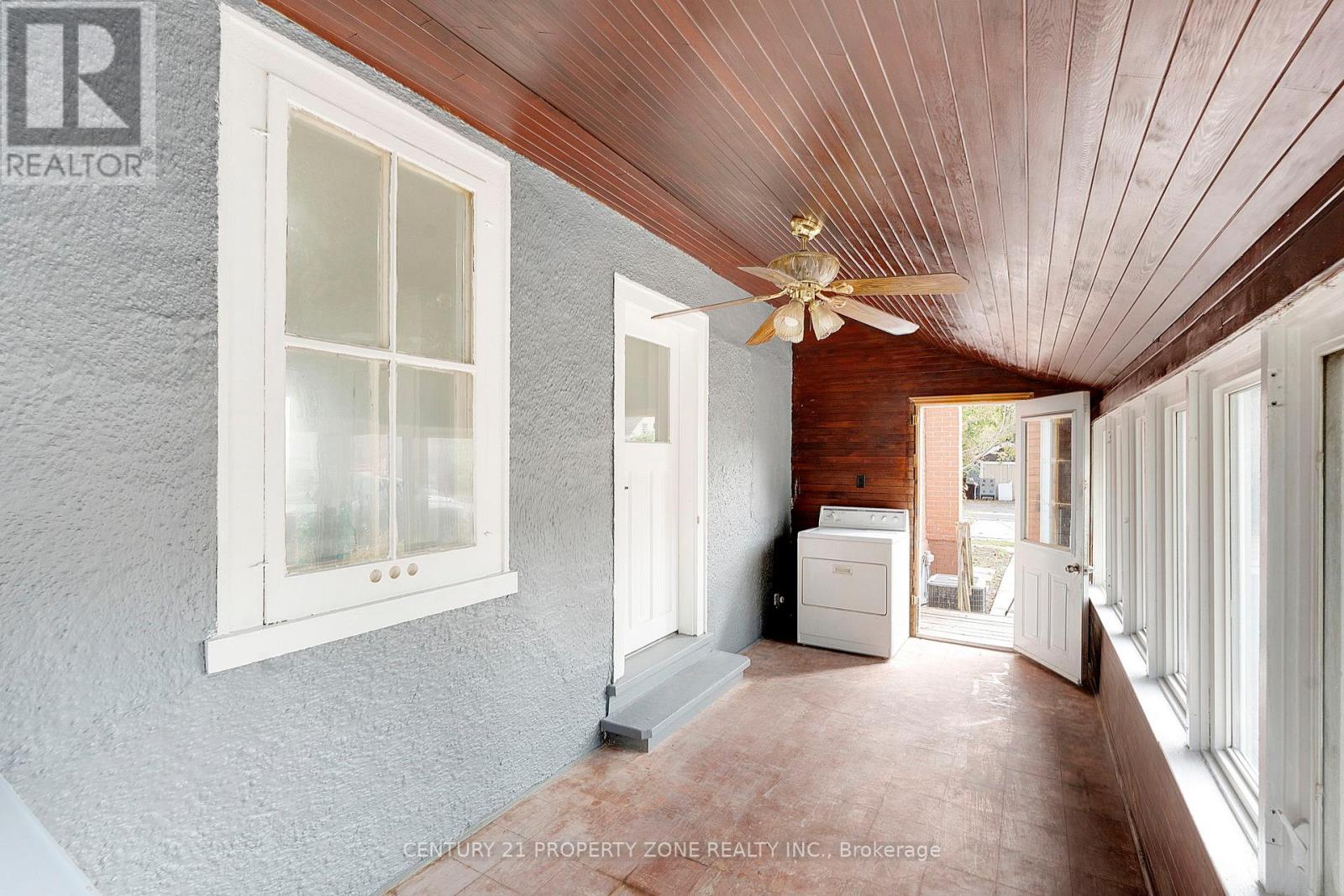72 Nelson Street E, Brampton, Ontario  L6V 1E2 - Photo 32 - W12466560