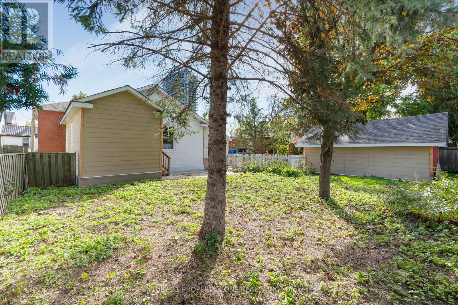 72 Nelson Street E, Brampton, Ontario  L6V 1E2 - Photo 35 - W12466560