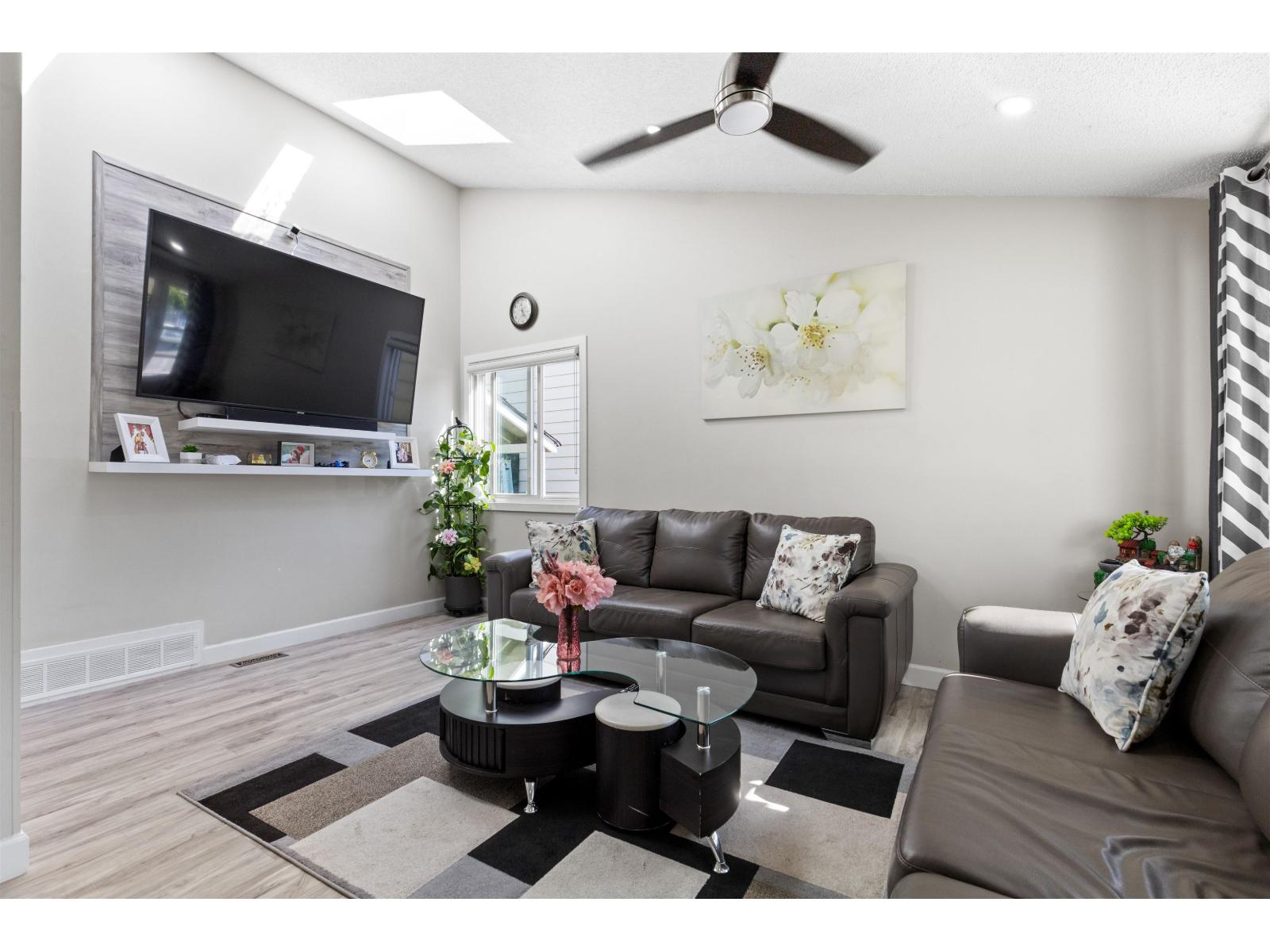 7294 129b Street, Surrey, British Columbia  V3W 6Z8 - Photo 2 - R3059253