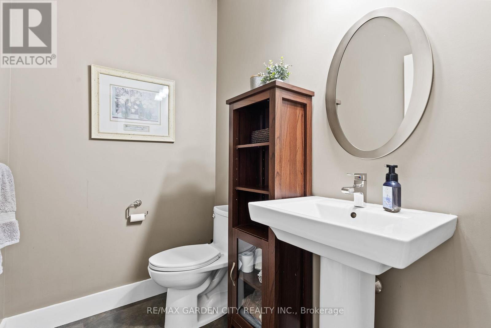 411 Read Road, Niagara-On-The-Lake, Ontario  L0S 1J0 - Photo 25 - X12454361