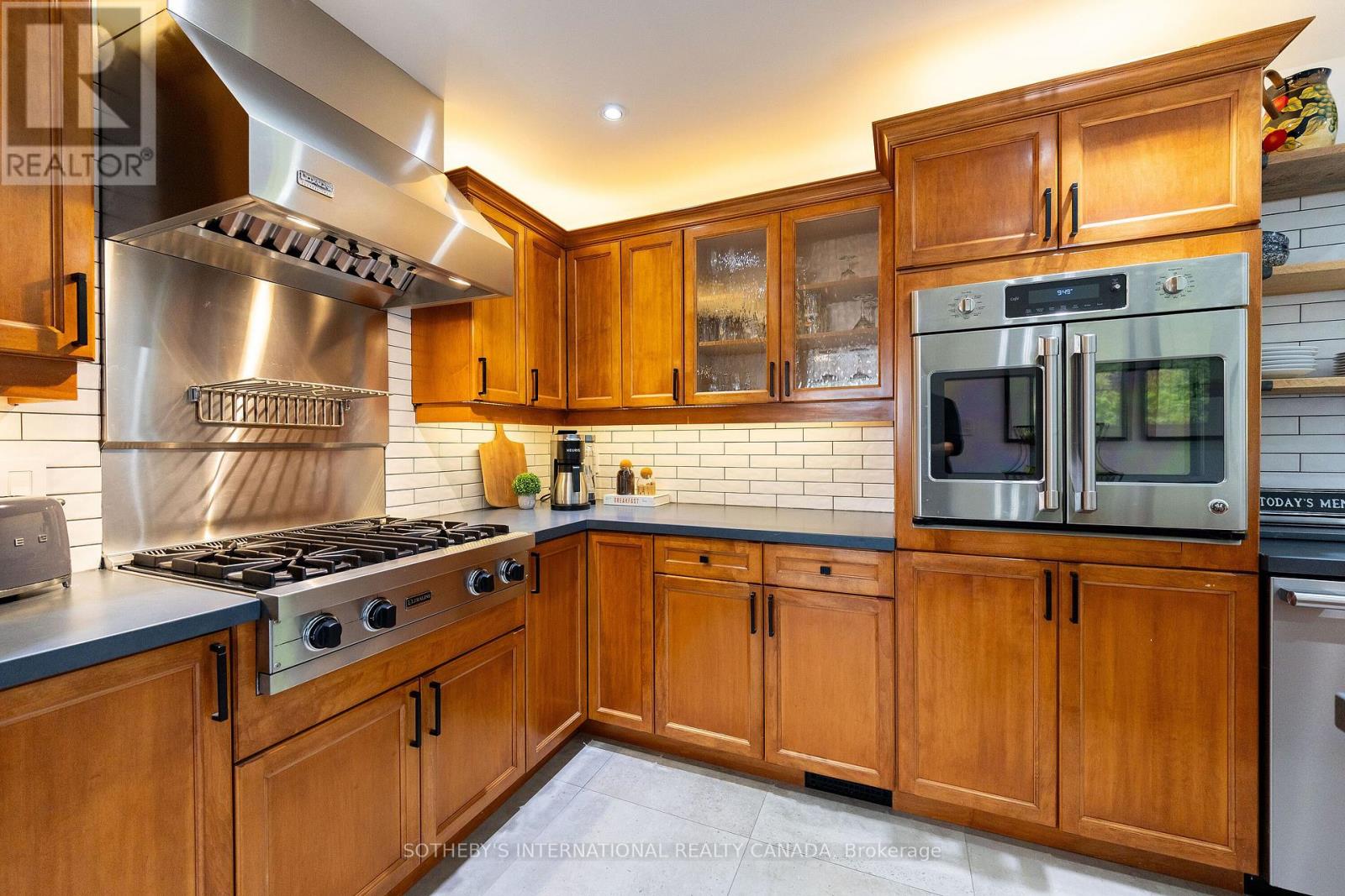 7 Welbrooke Place, Toronto (Islington-City Centre West), Ontario  M9B 5A3 - Photo 14 - W12466571