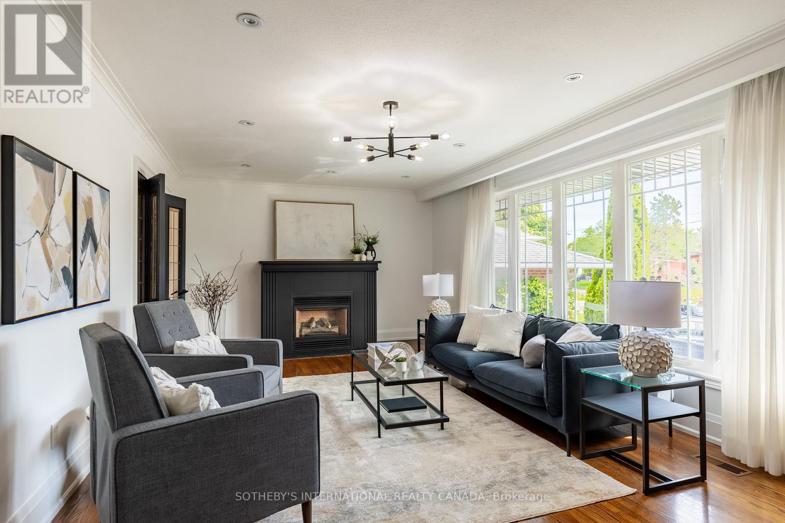 7 Welbrooke Place, Toronto (Islington-City Centre West), Ontario  M9B 5A3 - Photo 4 - W12466571