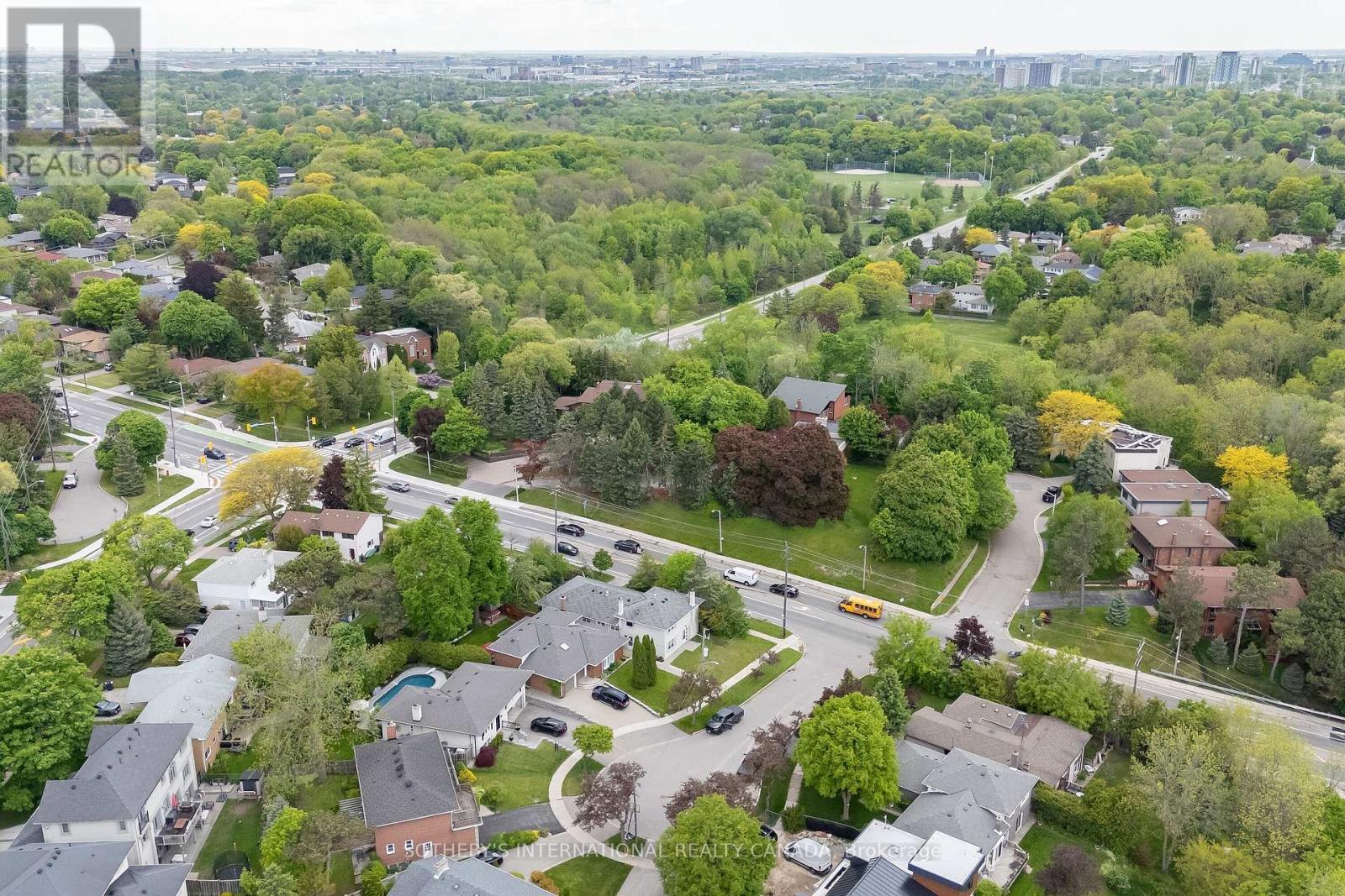 7 Welbrooke Place, Toronto (Islington-City Centre West), Ontario  M9B 5A3 - Photo 43 - W12466571