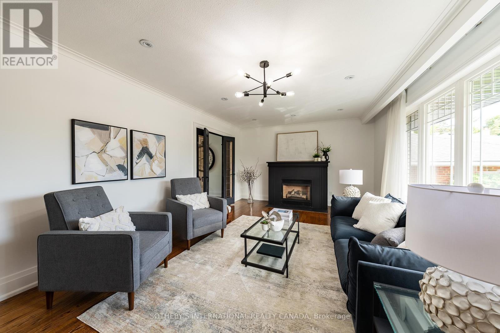 7 Welbrooke Place, Toronto (Islington-City Centre West), Ontario  M9B 5A3 - Photo 5 - W12466571