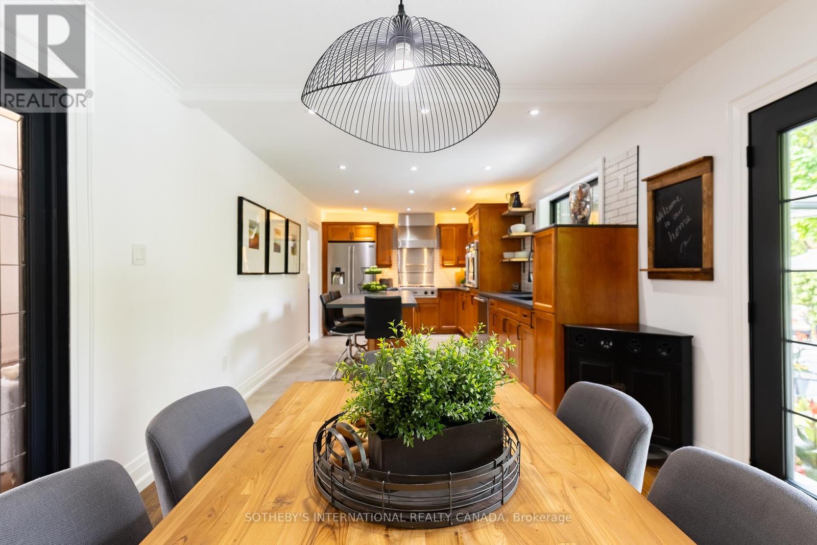 7 Welbrooke Place, Toronto (Islington-City Centre West), Ontario  M9B 5A3 - Photo 9 - W12466571