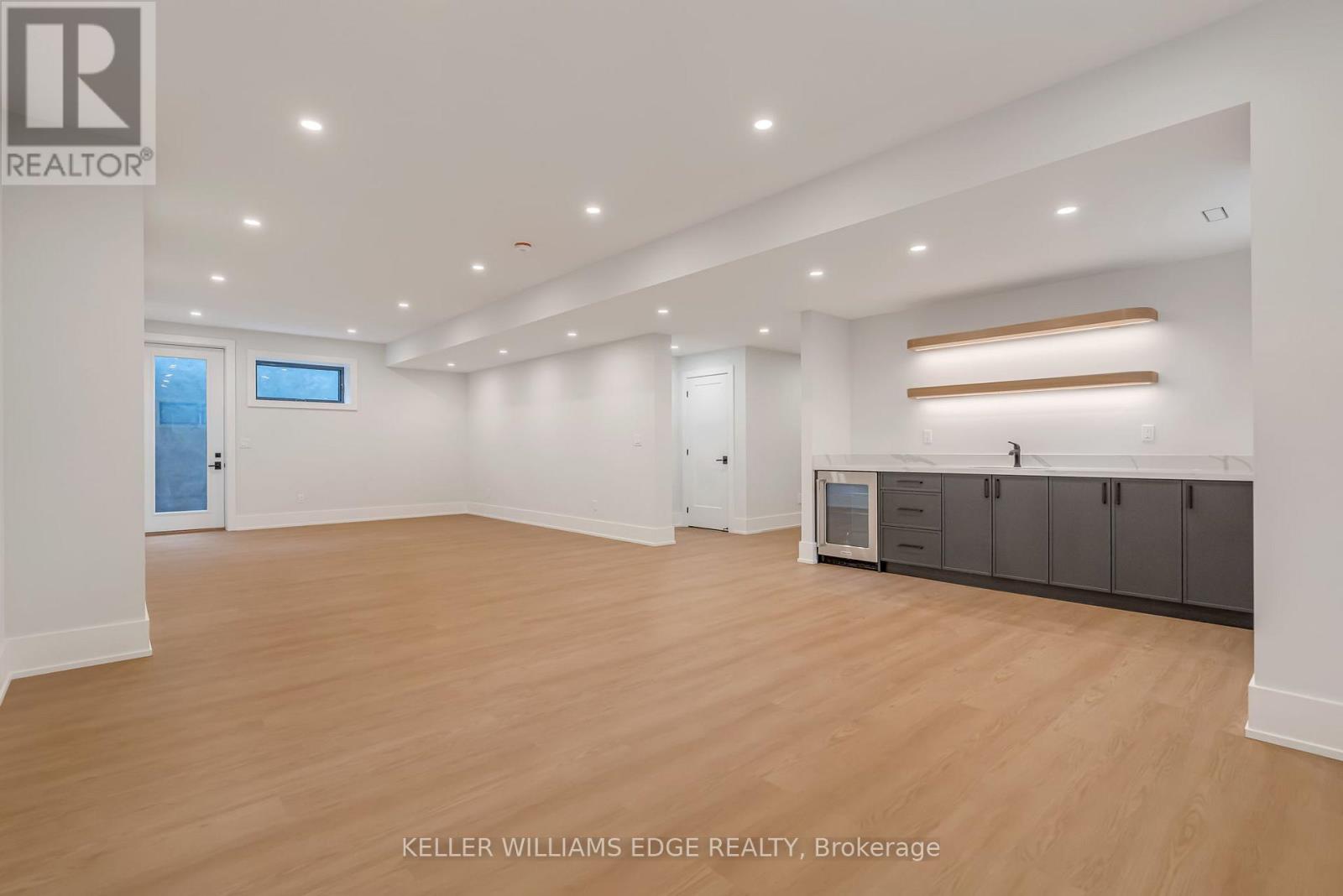 144 Mansfield Drive, Oakville (Cp College Park), Ontario  L6H 1K4 - Photo 21 - W12466584