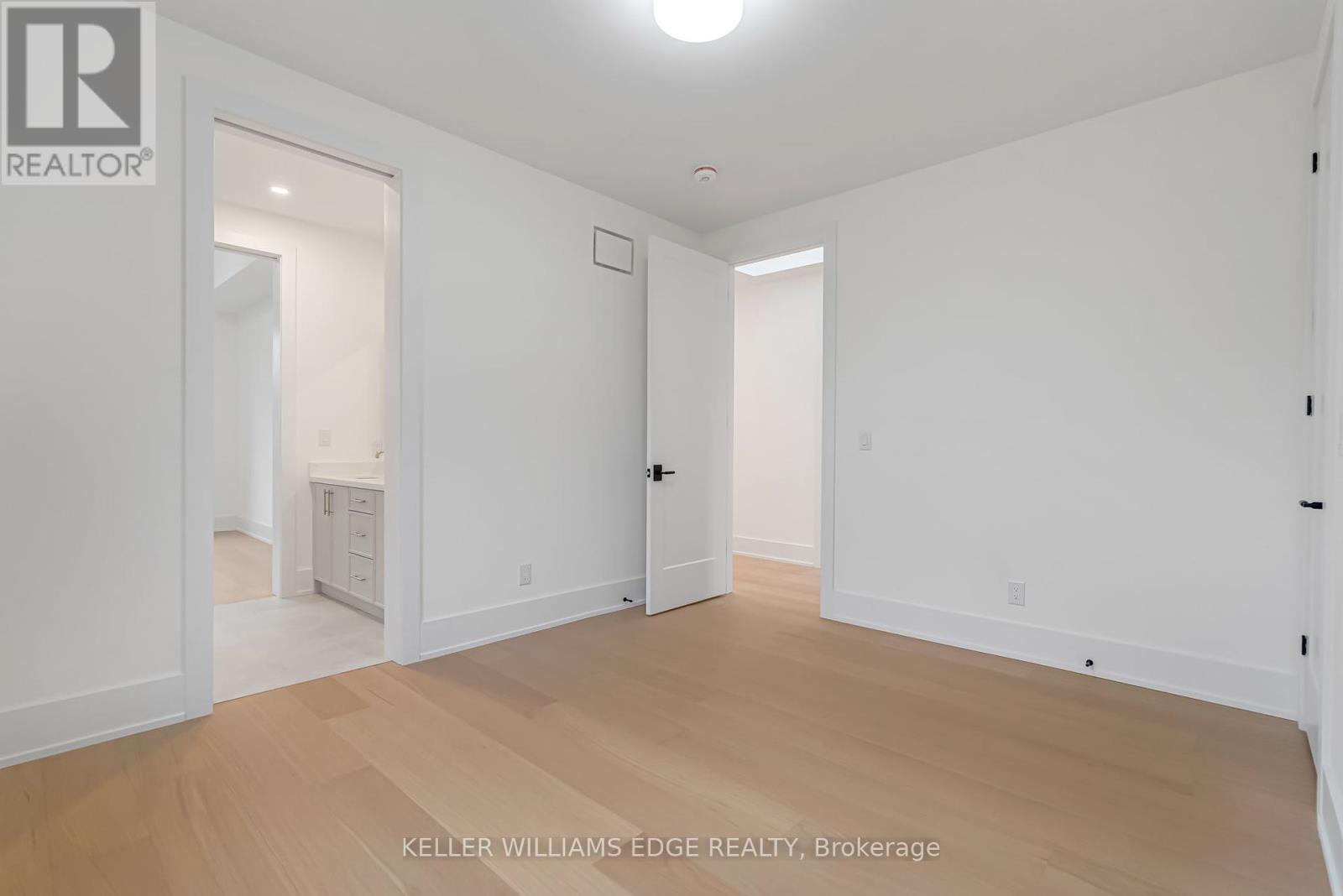 144 Mansfield Drive, Oakville (Cp College Park), Ontario  L6H 1K4 - Photo 23 - W12466584