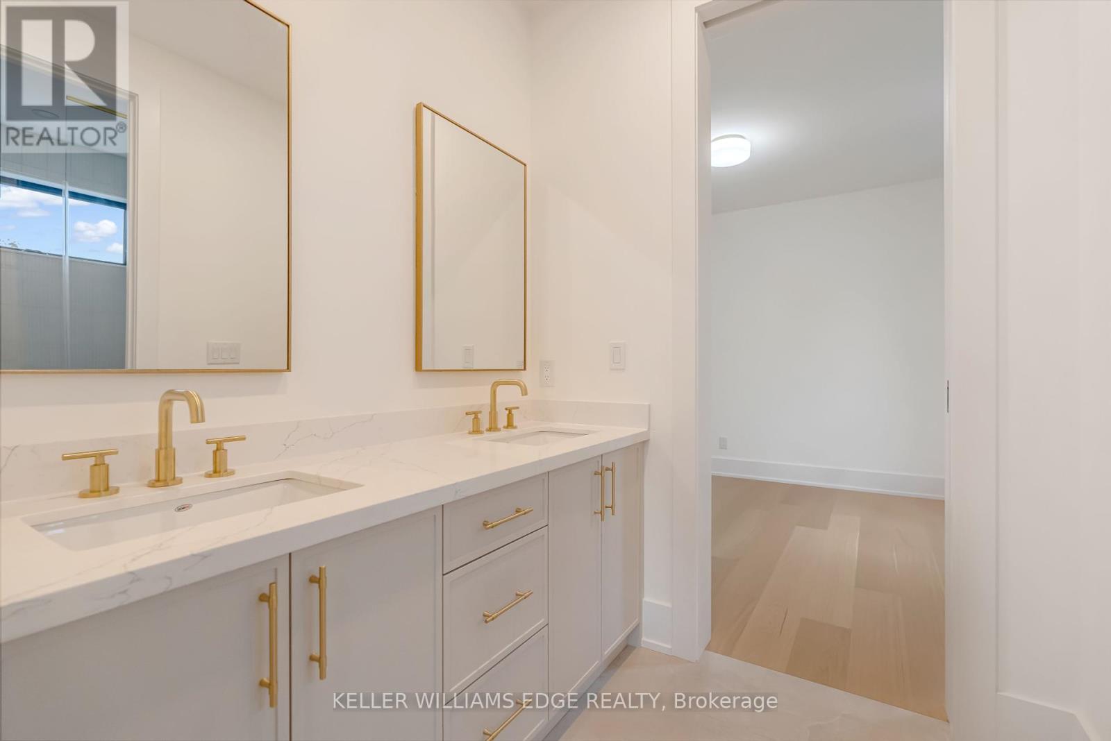 144 Mansfield Drive, Oakville (Cp College Park), Ontario  L6H 1K4 - Photo 27 - W12466584