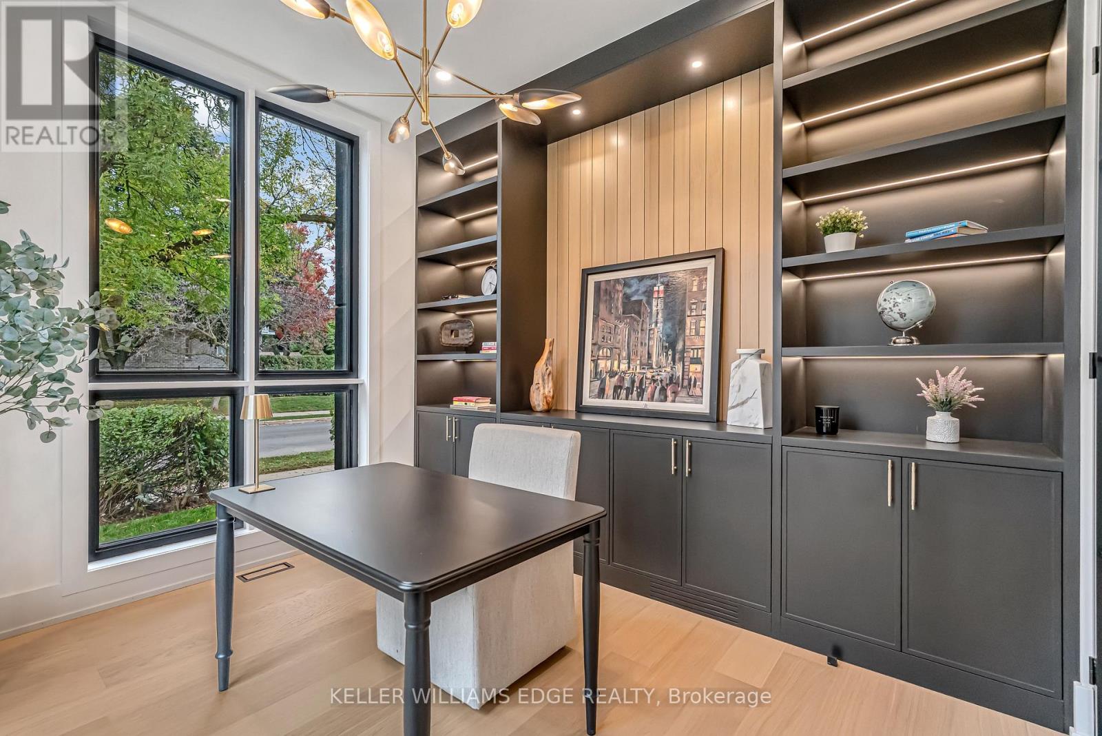 144 Mansfield Drive, Oakville (Cp College Park), Ontario  L6H 1K4 - Photo 7 - W12466584