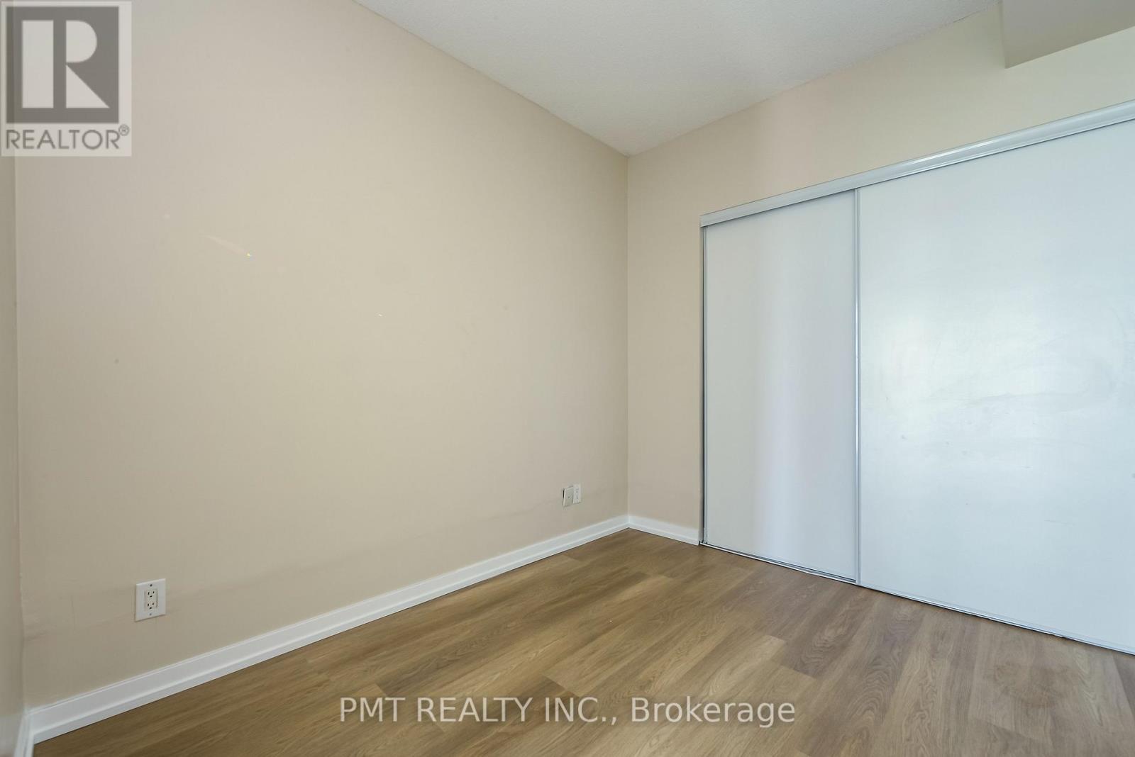 612 - 105 The Queensway, Toronto, Ontario  M6S 5B5 - Photo 12 - W12466599
